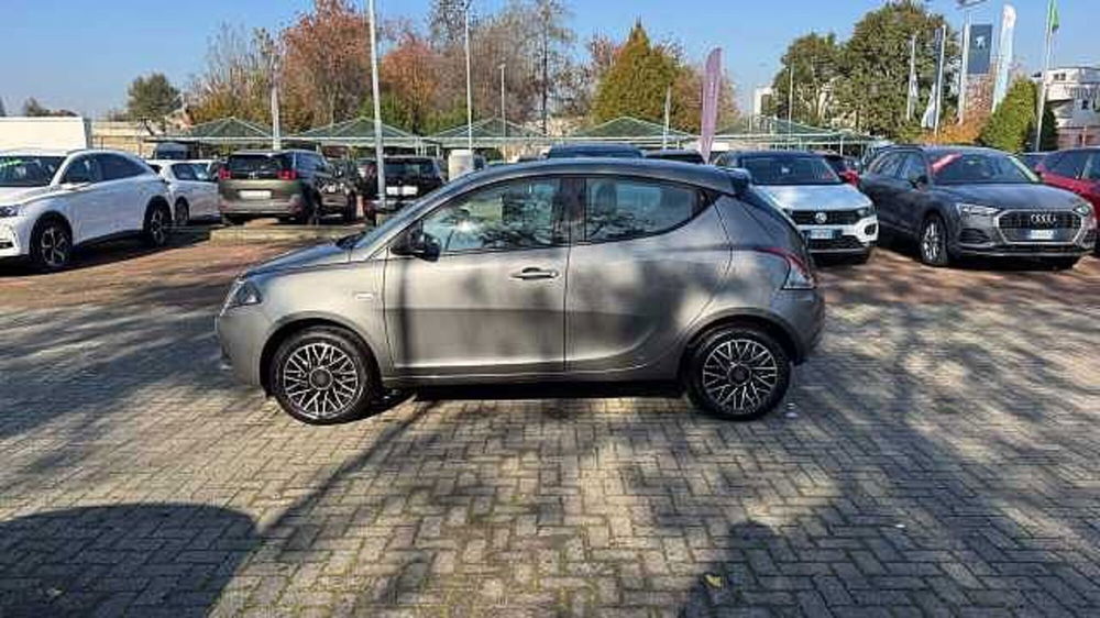 Lancia Ypsilon usata a Milano (2)