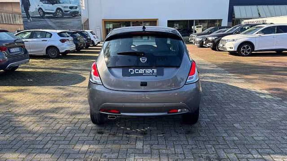 Lancia Ypsilon usata a Milano (4)