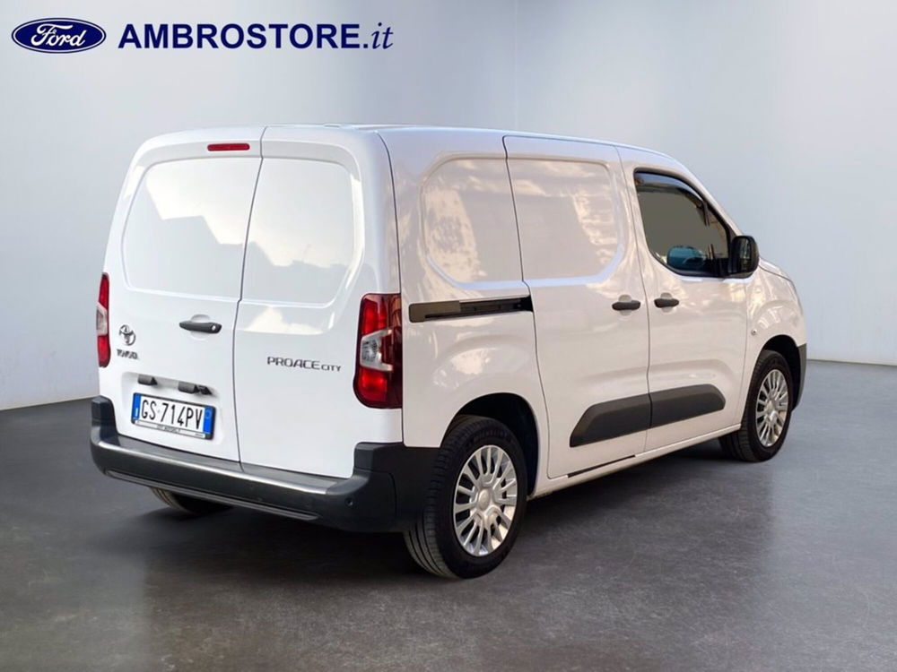 Toyota Proace City Furgone usata a Milano (5)