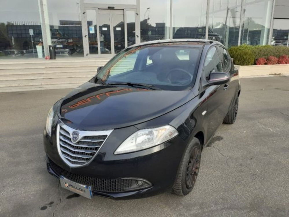 Lancia Ypsilon usata a Modena (2)