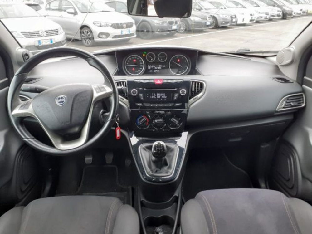 Lancia Ypsilon usata a Modena (10)