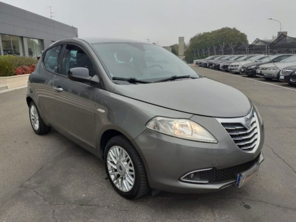 Lancia Ypsilon usata a Modena (4)