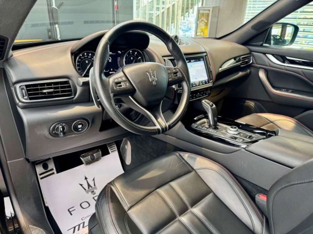 Maserati Levante usata a Torino (9)