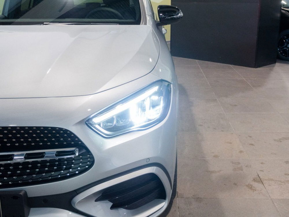 Mercedes-Benz GLA SUV nuova a Macerata (3)