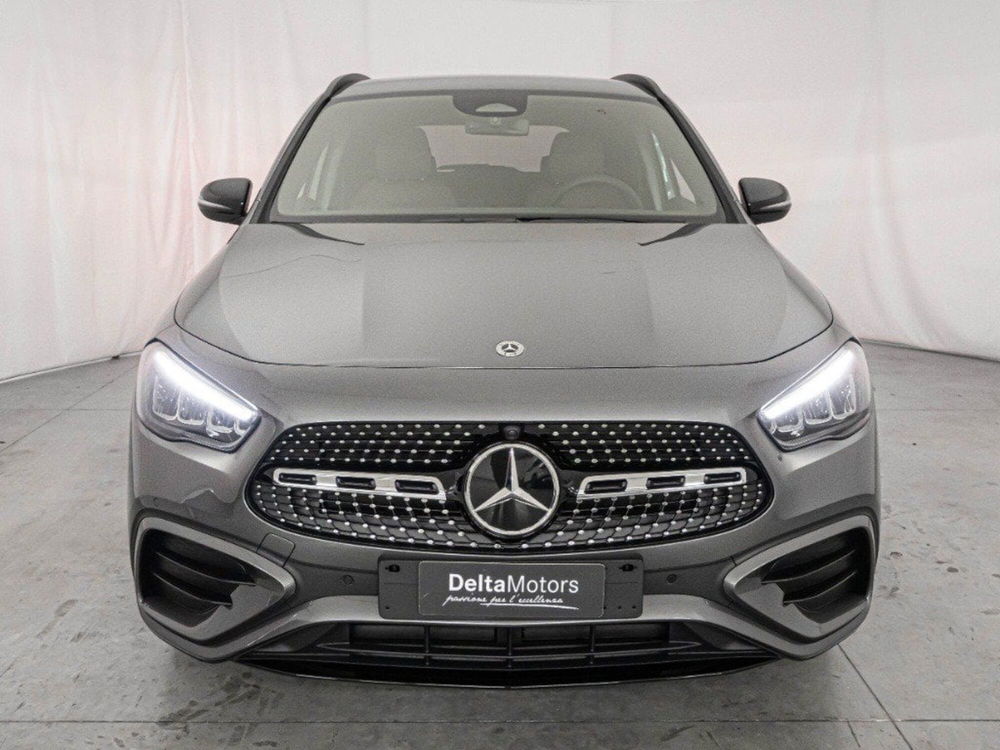 Mercedes-Benz GLA SUV nuova a Macerata (3)