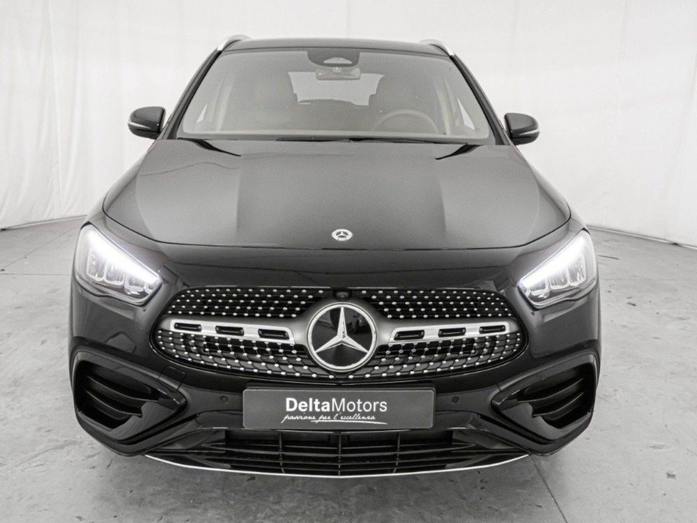 Mercedes-Benz GLA SUV nuova a Macerata (3)