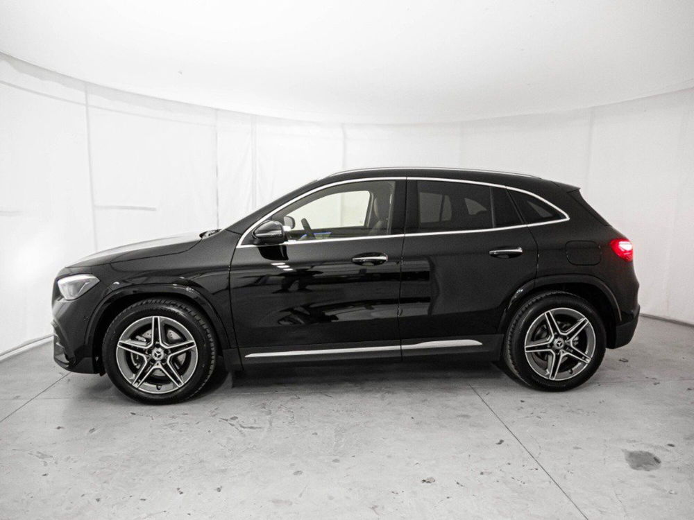 Mercedes-Benz GLA SUV nuova a Macerata (5)