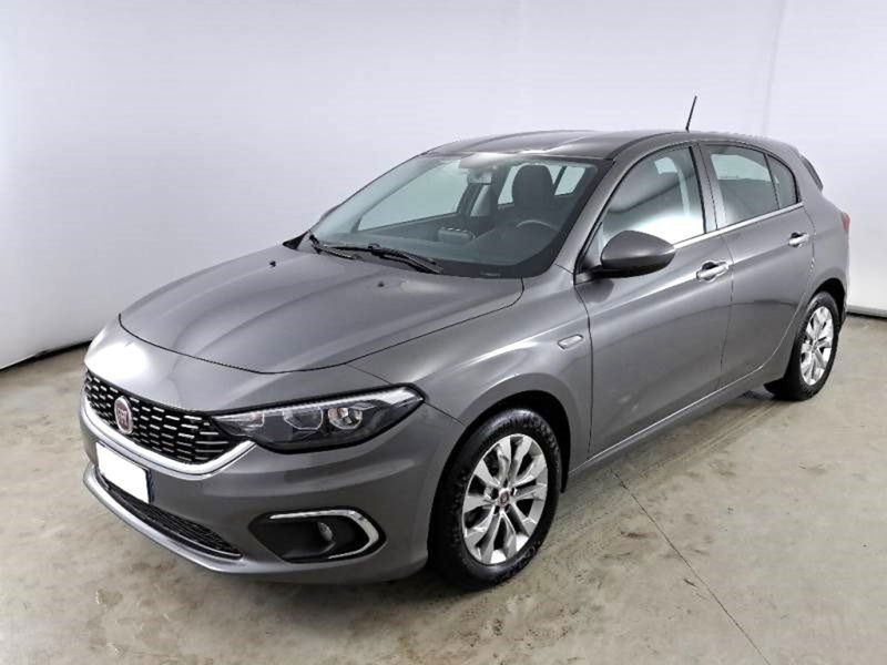 Fiat Tipo Tipo 1.6 Mjt S&amp;S 5 porte Easy  del 2020 usata a Bari