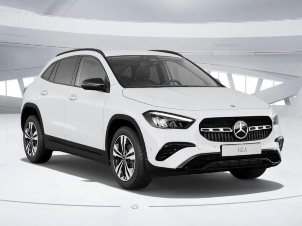 Mercedes-Benz GLA SUV nuova a Verona