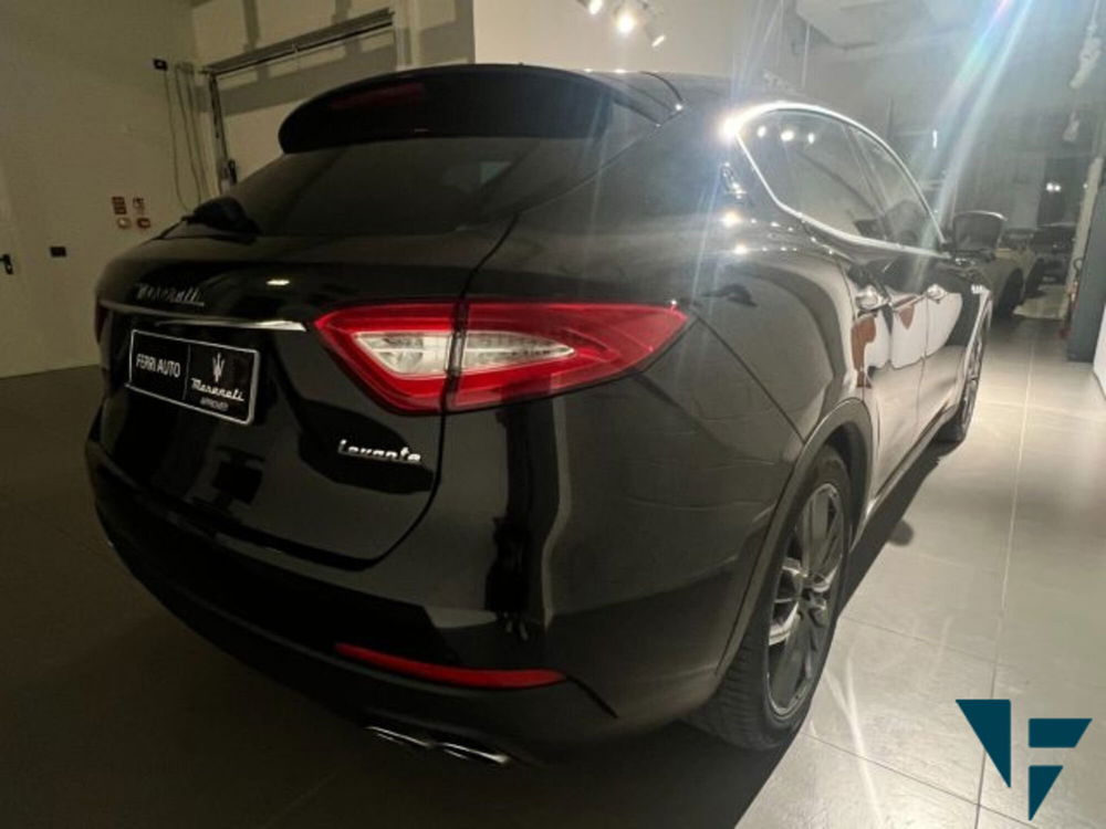 Maserati Levante usata a Udine (5)