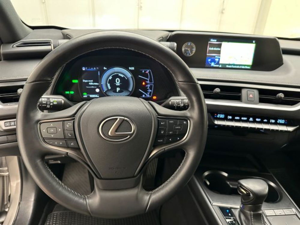 Lexus UX usata a Cuneo (15)