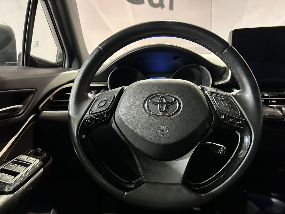 Toyota Toyota C-HR usata a Milano (10)