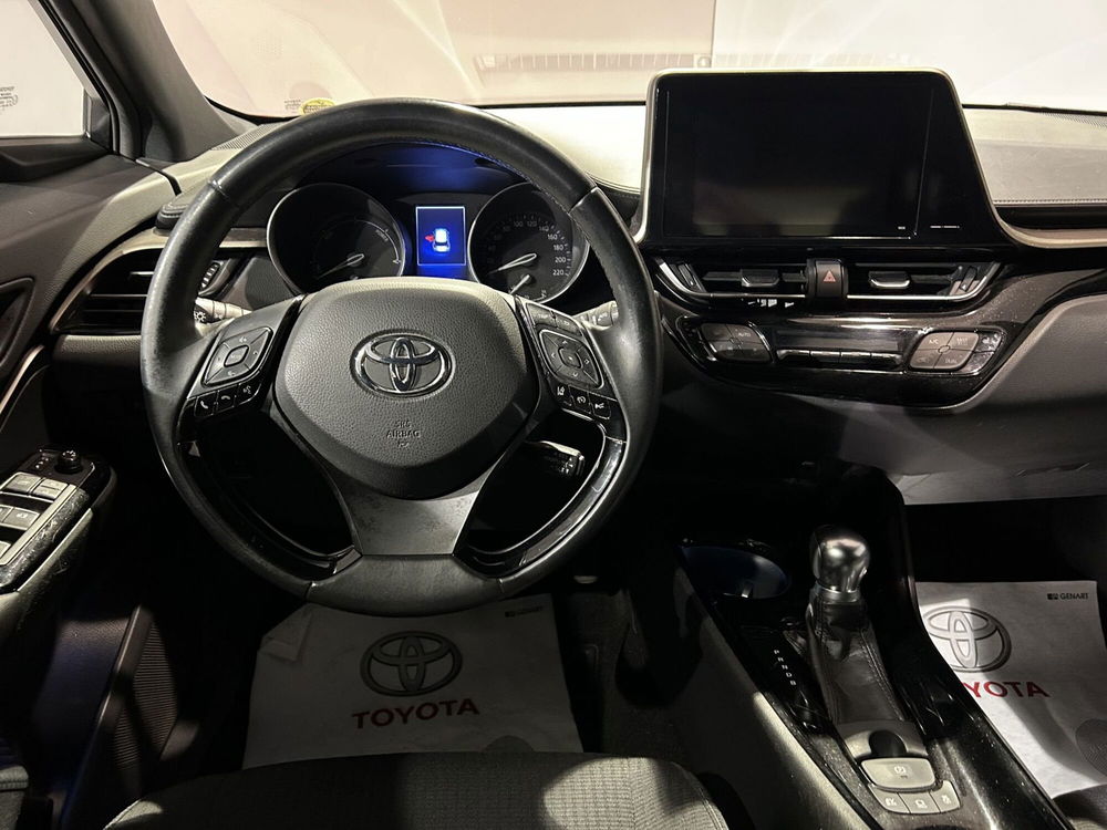 Toyota Toyota C-HR usata a Milano (9)