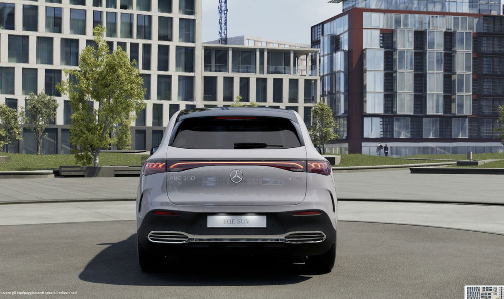 Mercedes-Benz EQE SUV nuova a Bergamo (5)