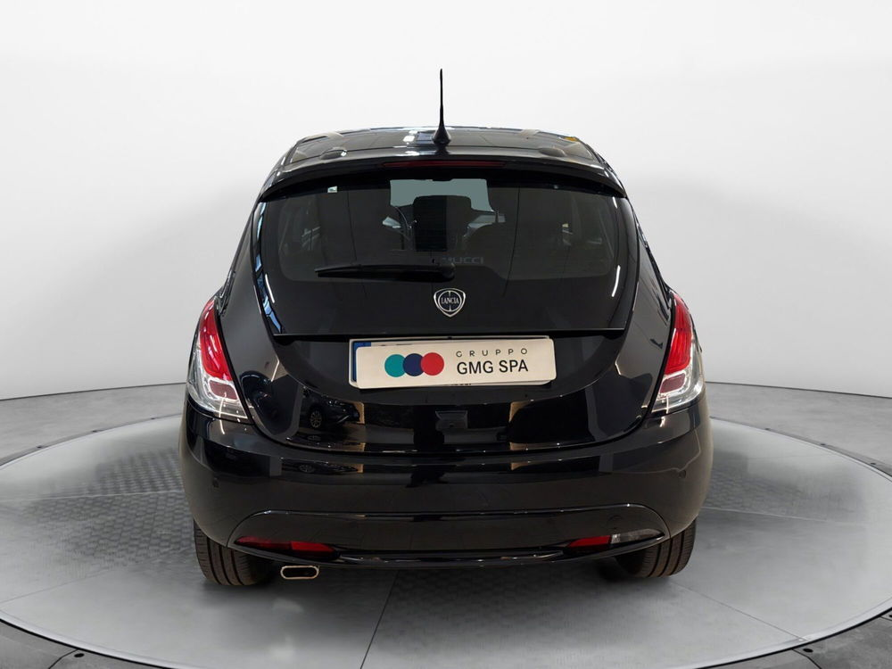 Lancia Ypsilon usata a Prato (5)