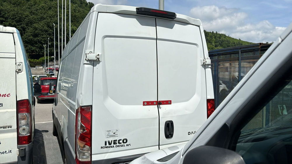 Iveco Daily Furgone usata a Salerno (12)