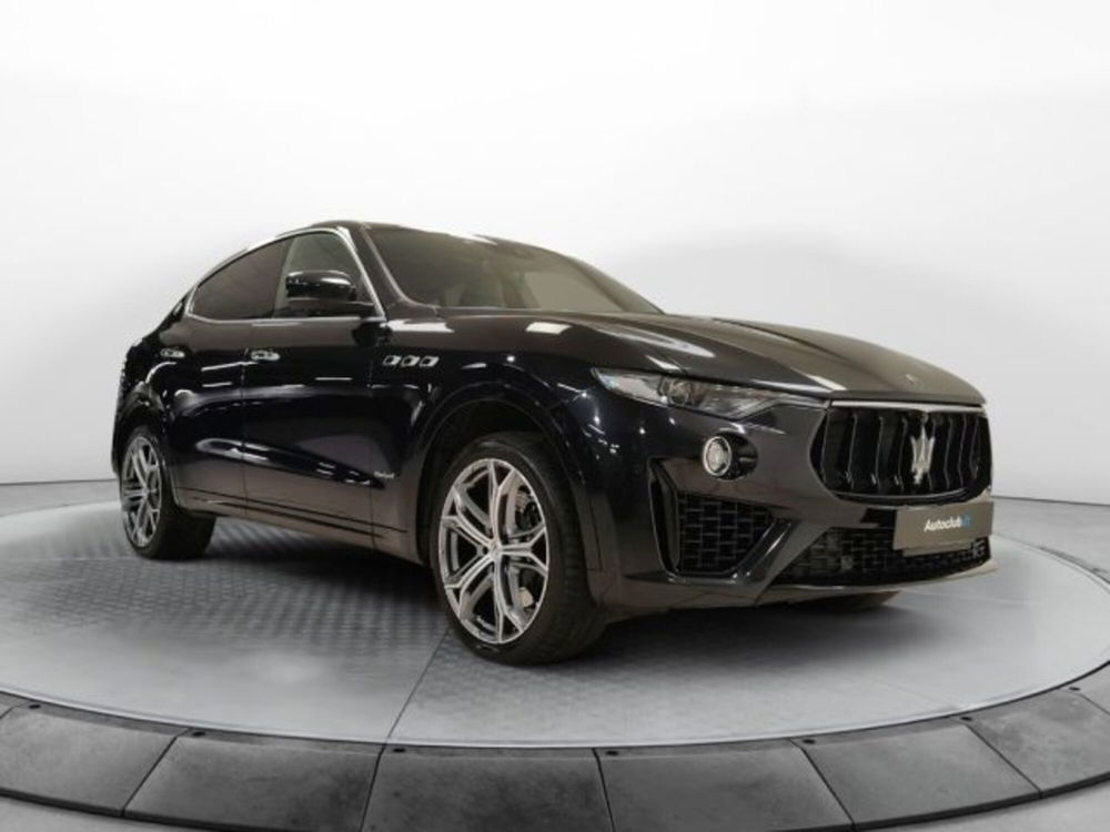 Maserati Levante usata a Modena (16)