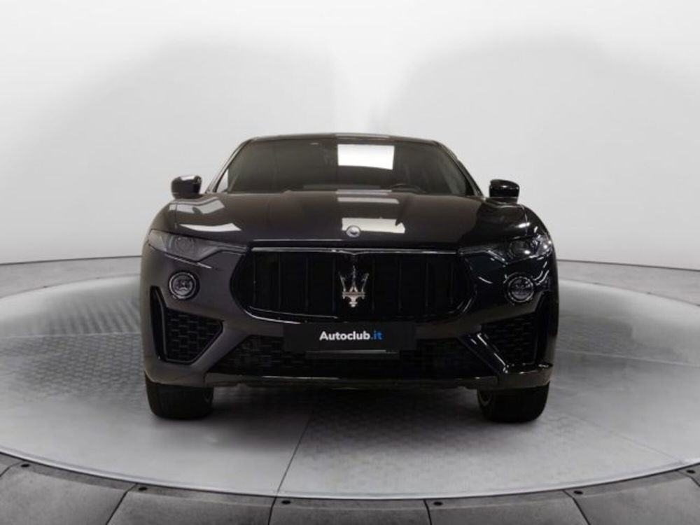 Maserati Levante usata a Modena (17)