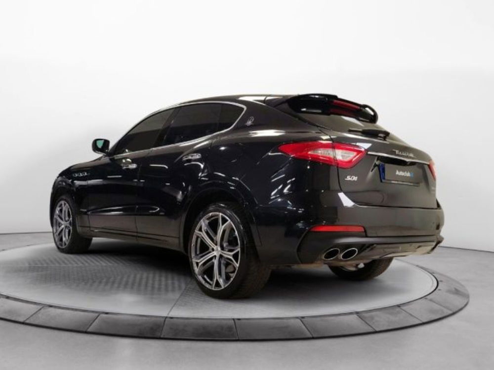 Maserati Levante usata a Modena (18)