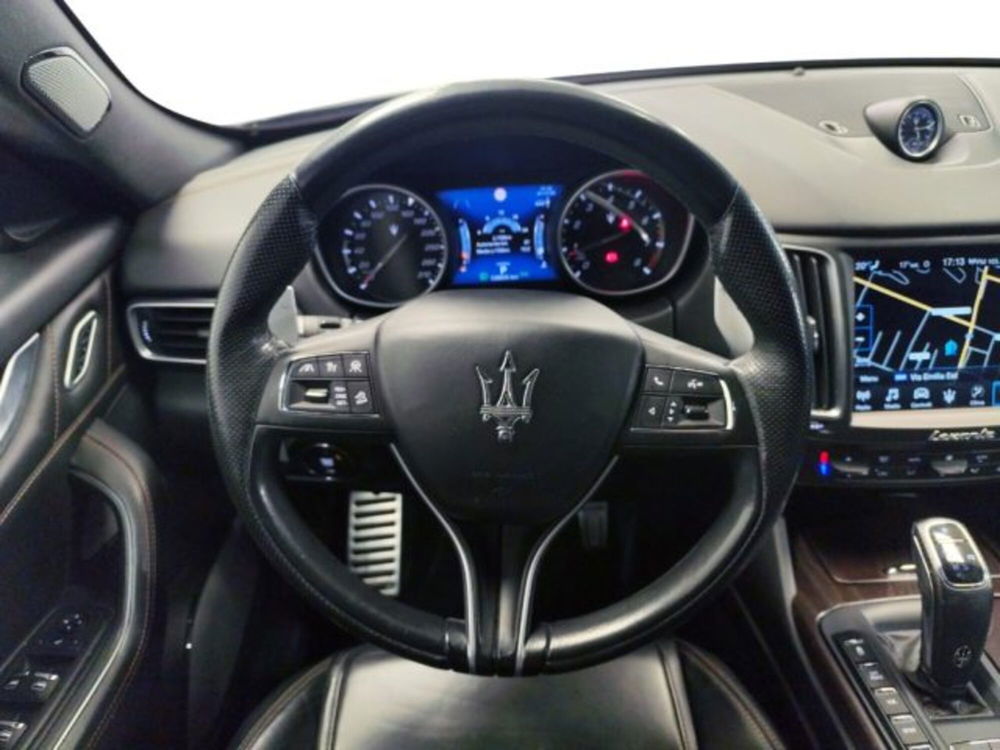 Maserati Levante usata a Modena (7)