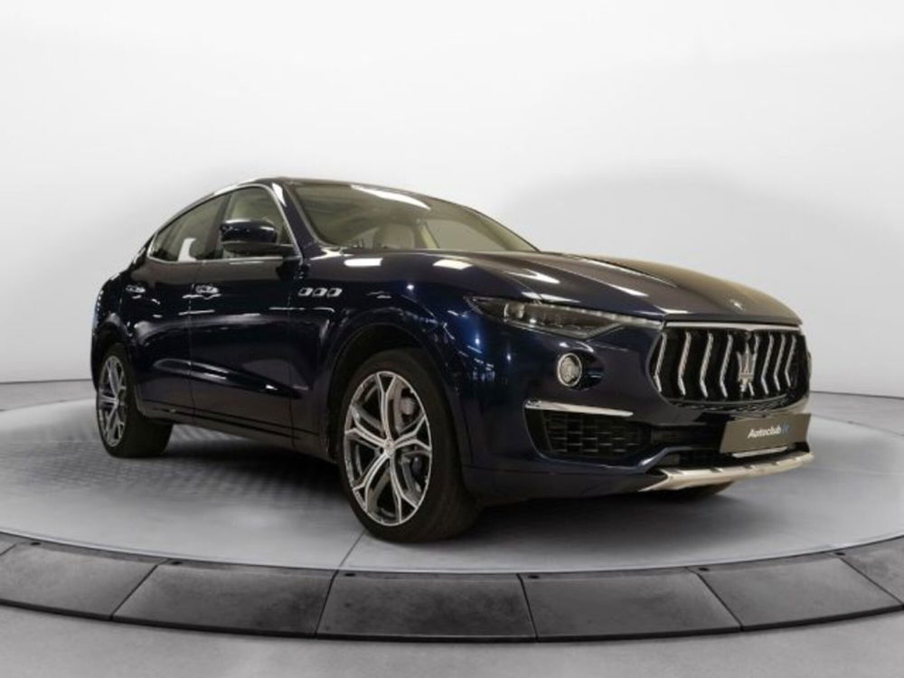 Maserati Levante usata a Modena (16)