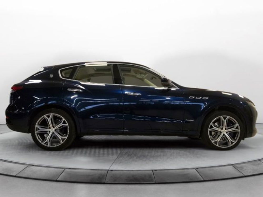 Maserati Levante usata a Modena (4)