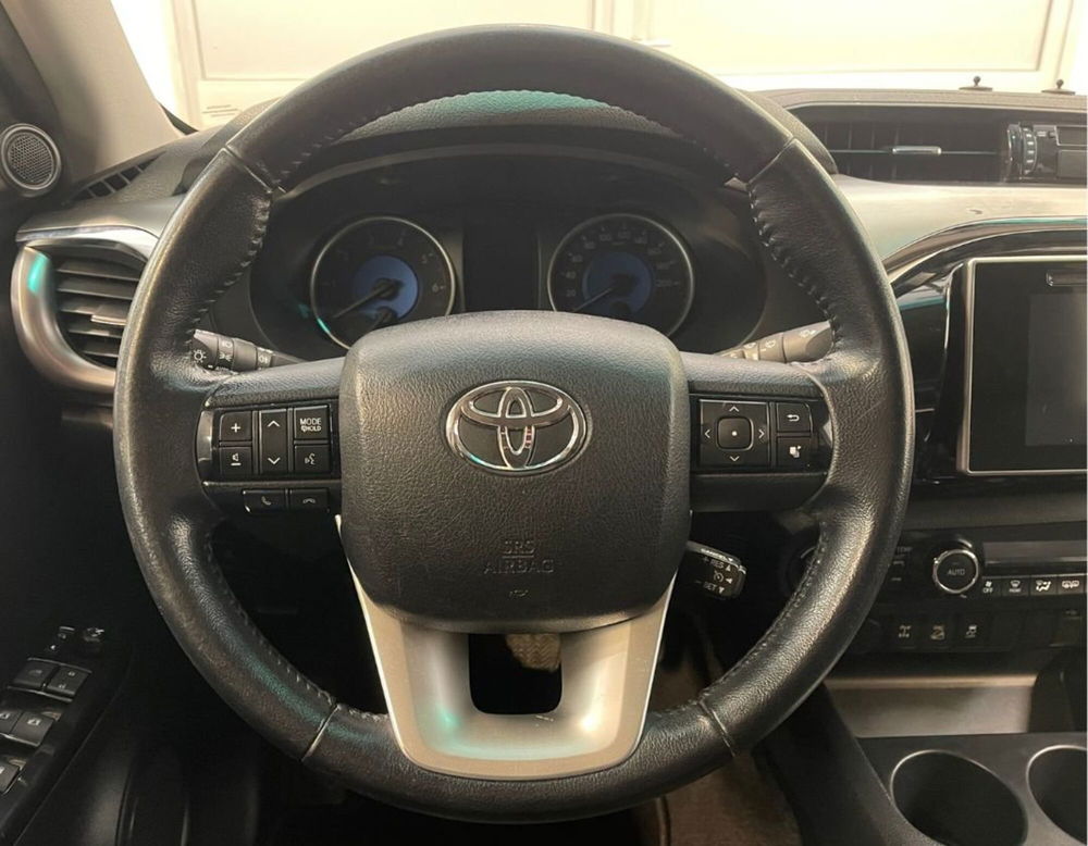 Toyota Hilux usata a Ferrara (9)