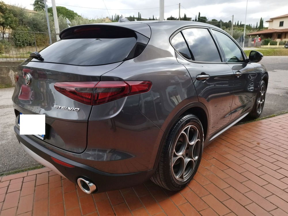 Alfa Romeo Stelvio usata a Arezzo (4)