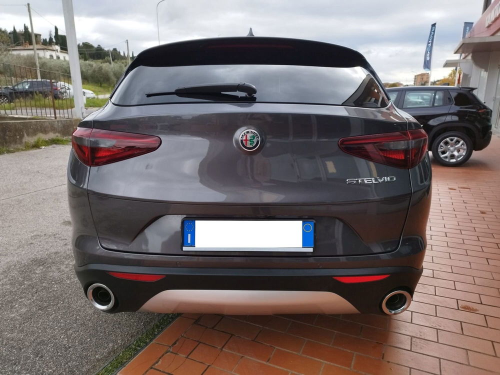 Alfa Romeo Stelvio usata a Arezzo (5)