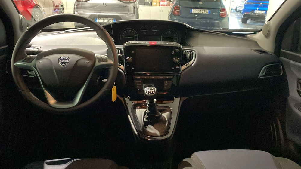 Lancia Ypsilon usata a Bergamo (14)