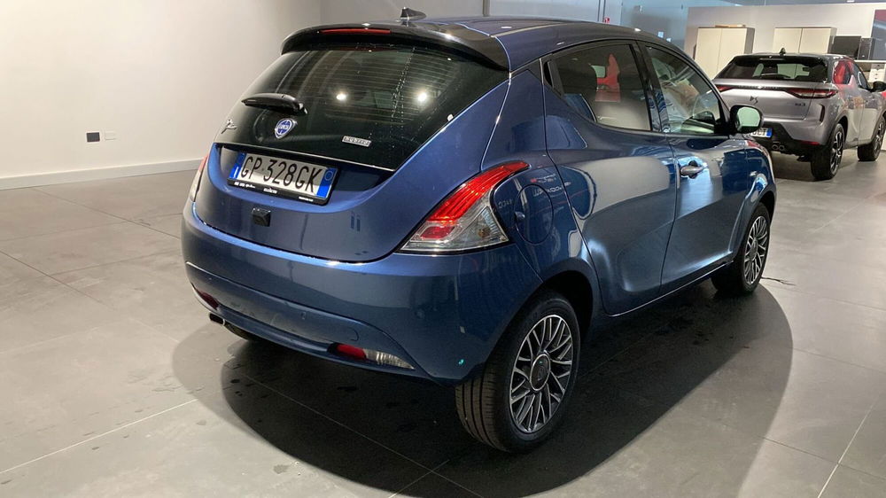 Lancia Ypsilon usata a Bergamo (4)