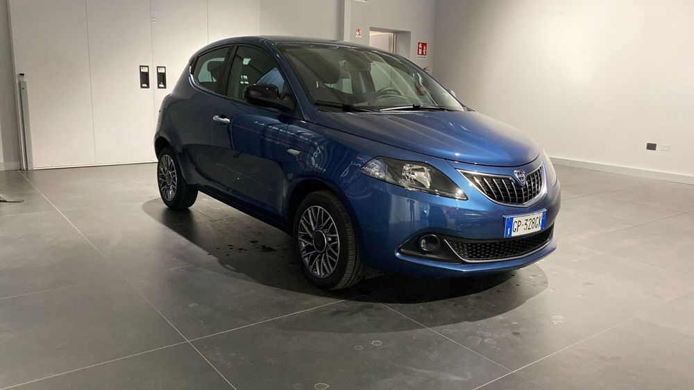 Lancia Ypsilon usata a Bergamo (5)