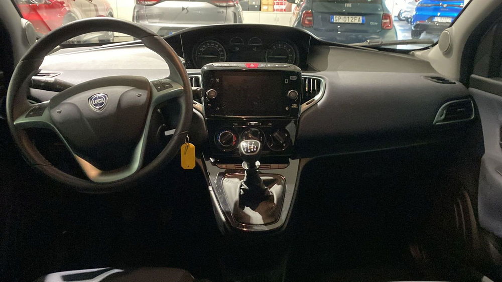 Lancia Ypsilon usata a Bergamo (12)