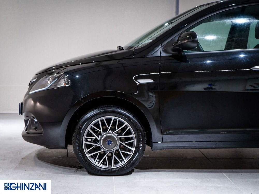 Lancia Ypsilon usata a Bergamo (7)