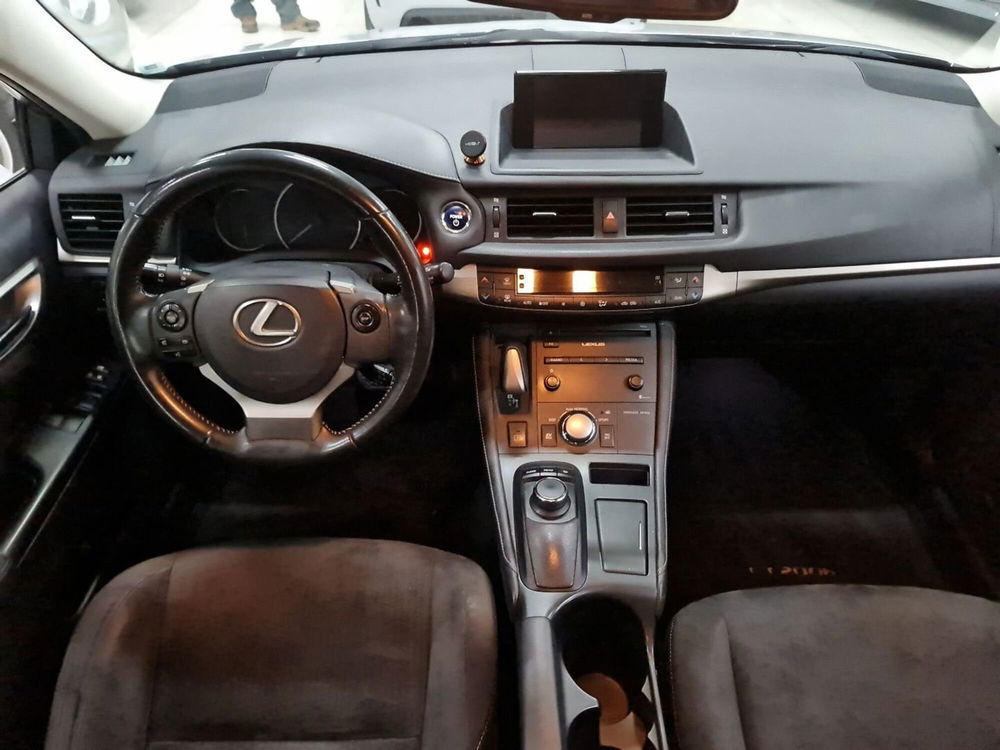 Lexus CT usata a Bologna (10)