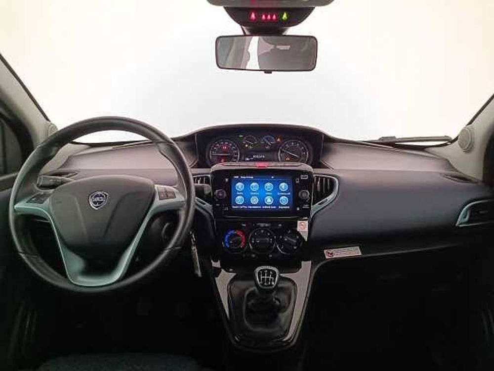 Lancia Ypsilon usata a Venezia (10)