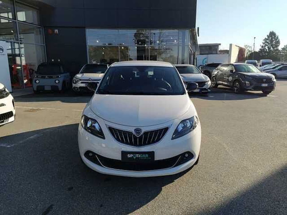 Lancia Ypsilon usata a Milano (2)