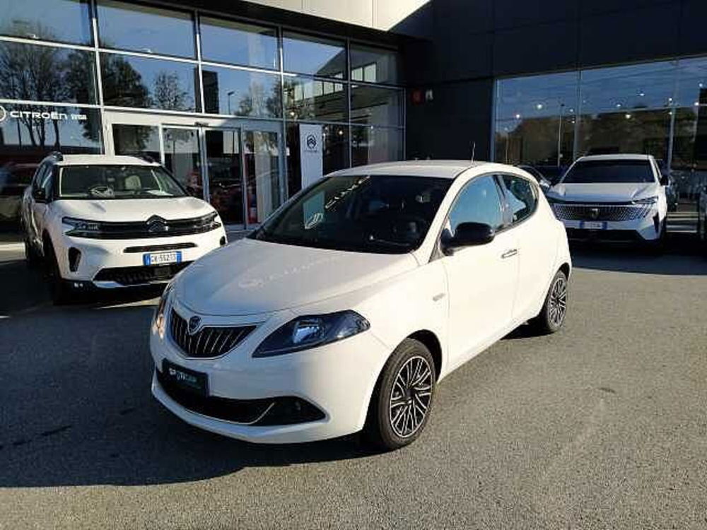 Lancia Ypsilon usata a Milano (3)