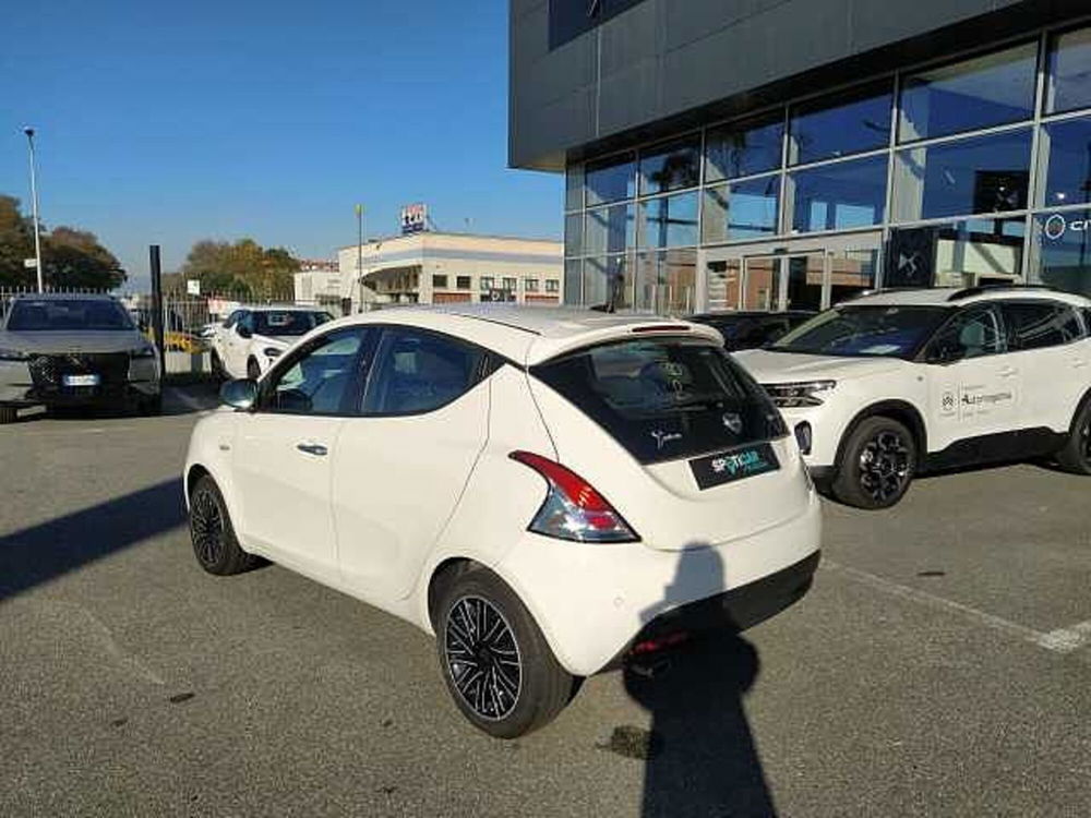 Lancia Ypsilon usata a Milano (5)