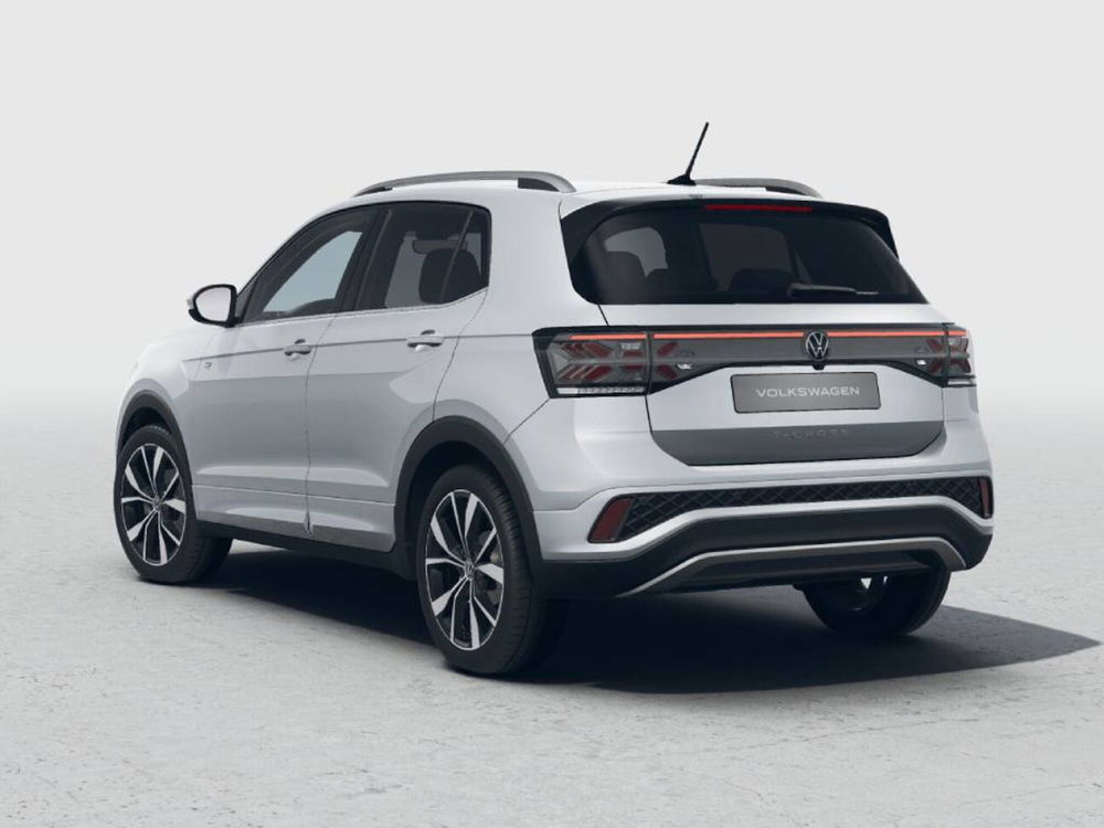 Volkswagen T-Cross nuova a Novara (3)