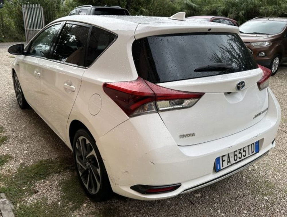 Toyota Auris Station Wagon usata a Roma (5)