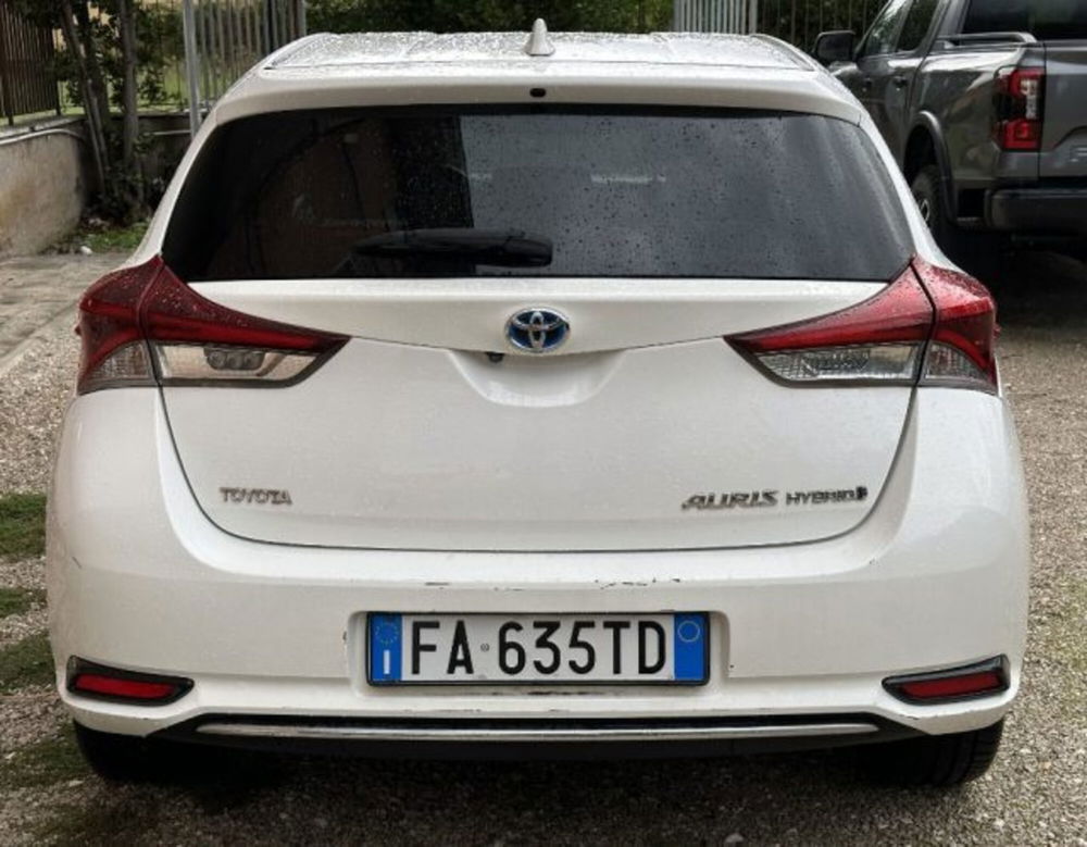 Toyota Auris Station Wagon usata a Roma (6)