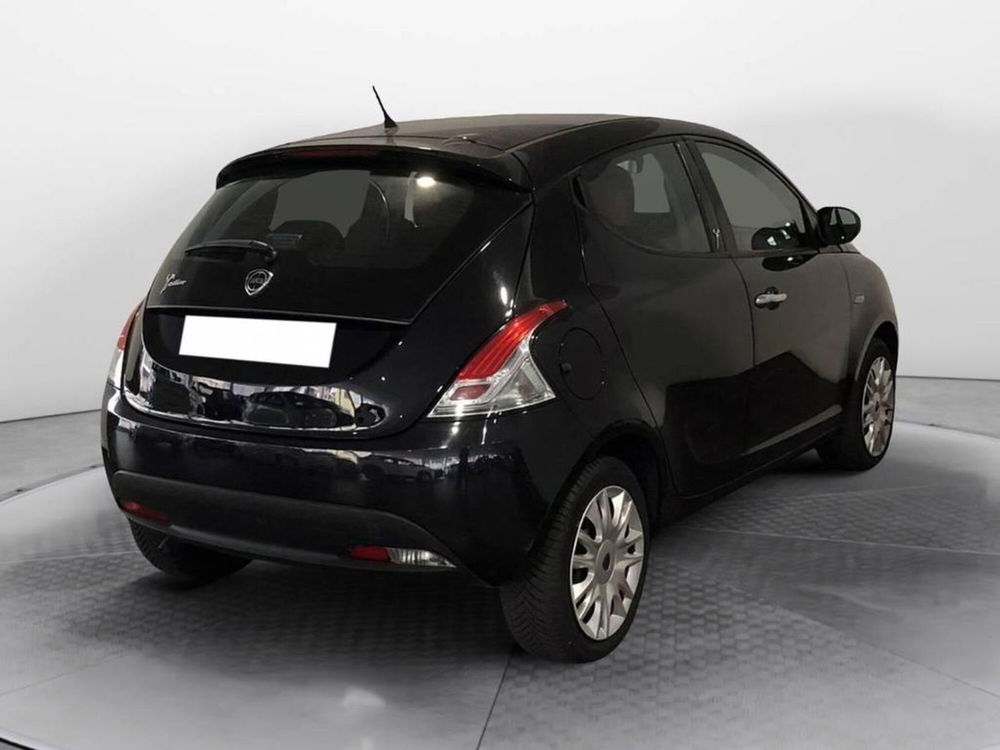 Lancia Ypsilon usata a Torino (4)