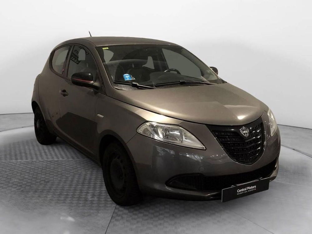 Lancia Ypsilon usata a Torino (3)