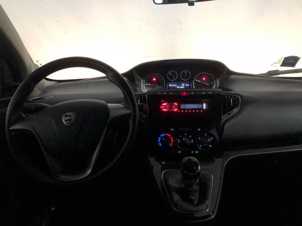 Lancia Ypsilon usata a Torino (6)