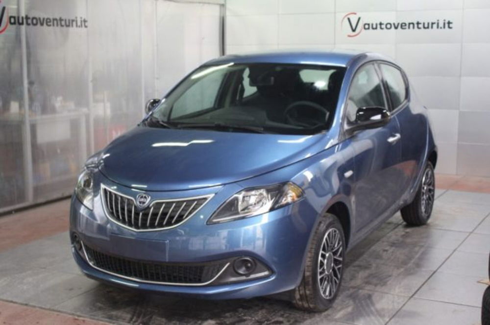 Lancia Ypsilon nuova a Viterbo (3)