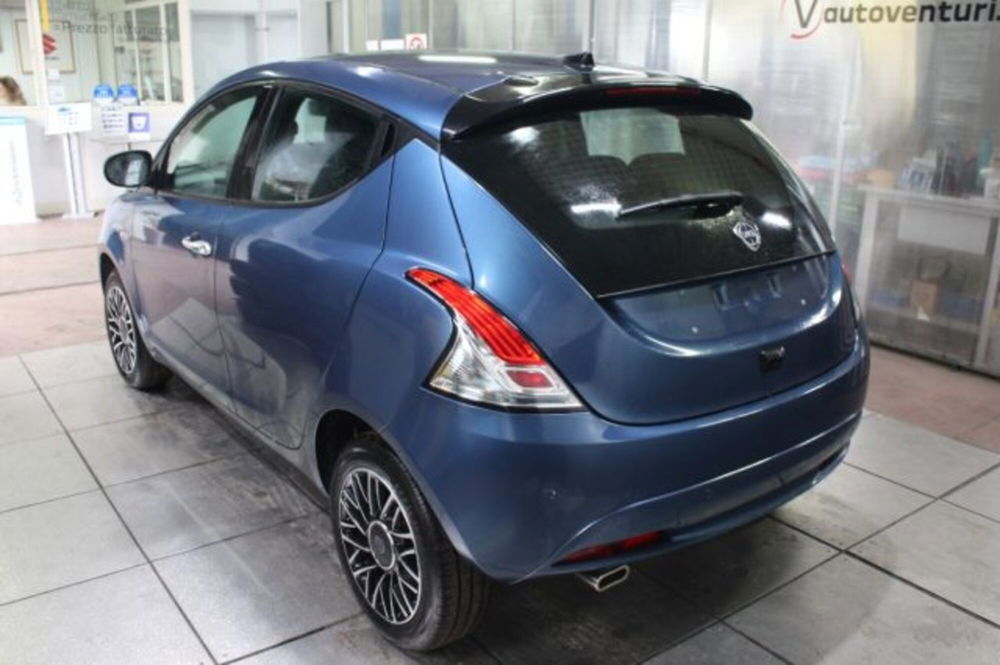 Lancia Ypsilon nuova a Viterbo (4)