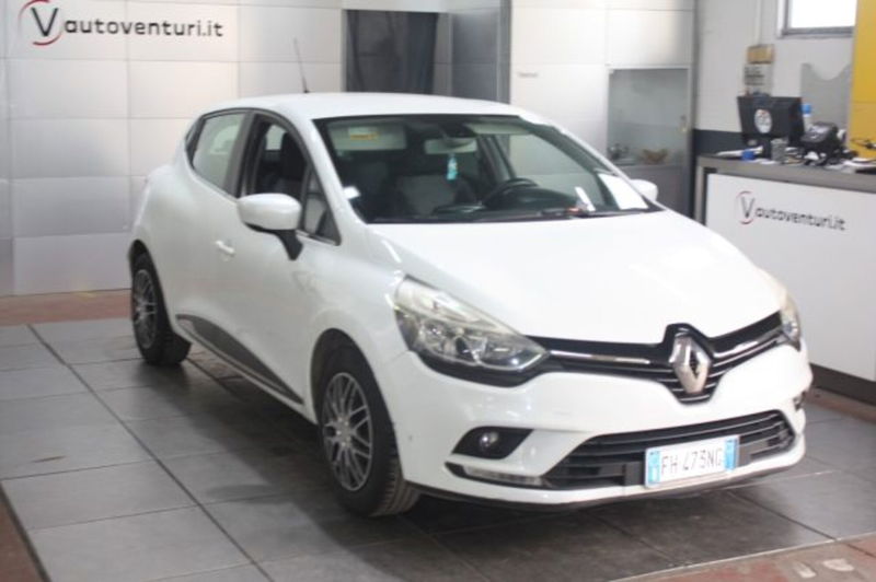 Renault Clio TCe 12V 90 CV GPL 5 porte Moschino Zen del 2017 usata a Civita Castellana