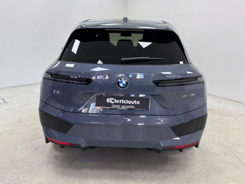 BMW iX usata a Como (4)