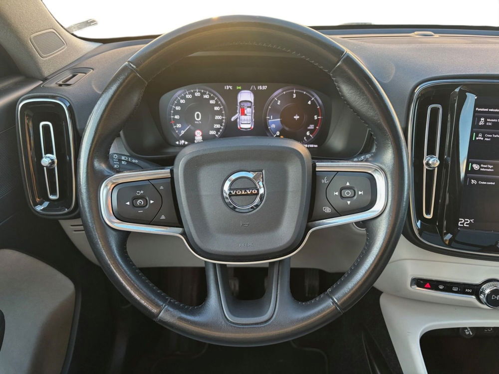 Volvo XC40 usata a Bari (11)